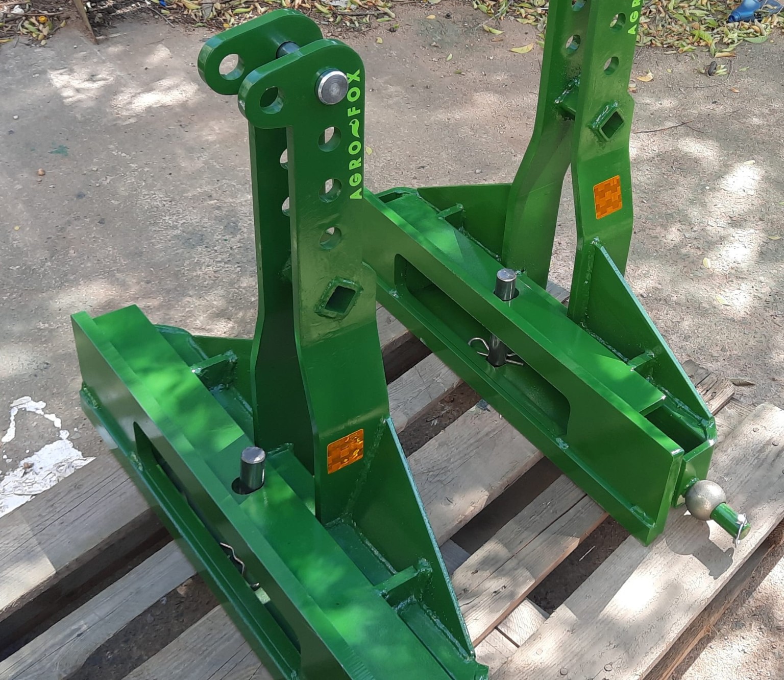 Torreta porta-contrapesos AGRO-FOX pintada en verde